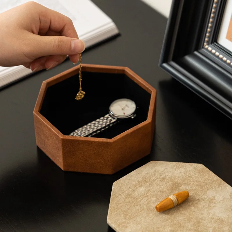 Luksusowe, ośmiokątne pudełko  – Jewelry Watches Box recenzja i cena