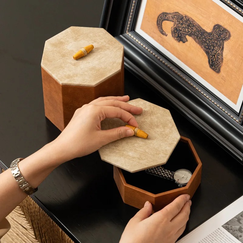 Luksusowe, ośmiokątne pudełko  – Jewelry Watches Box recenzja i cena